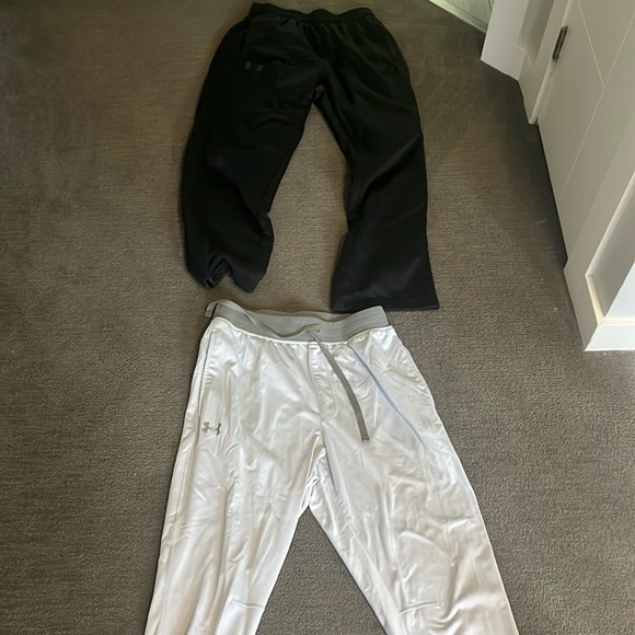 Bundle of 2 pairs of UA pants. - Picture 1 of 6